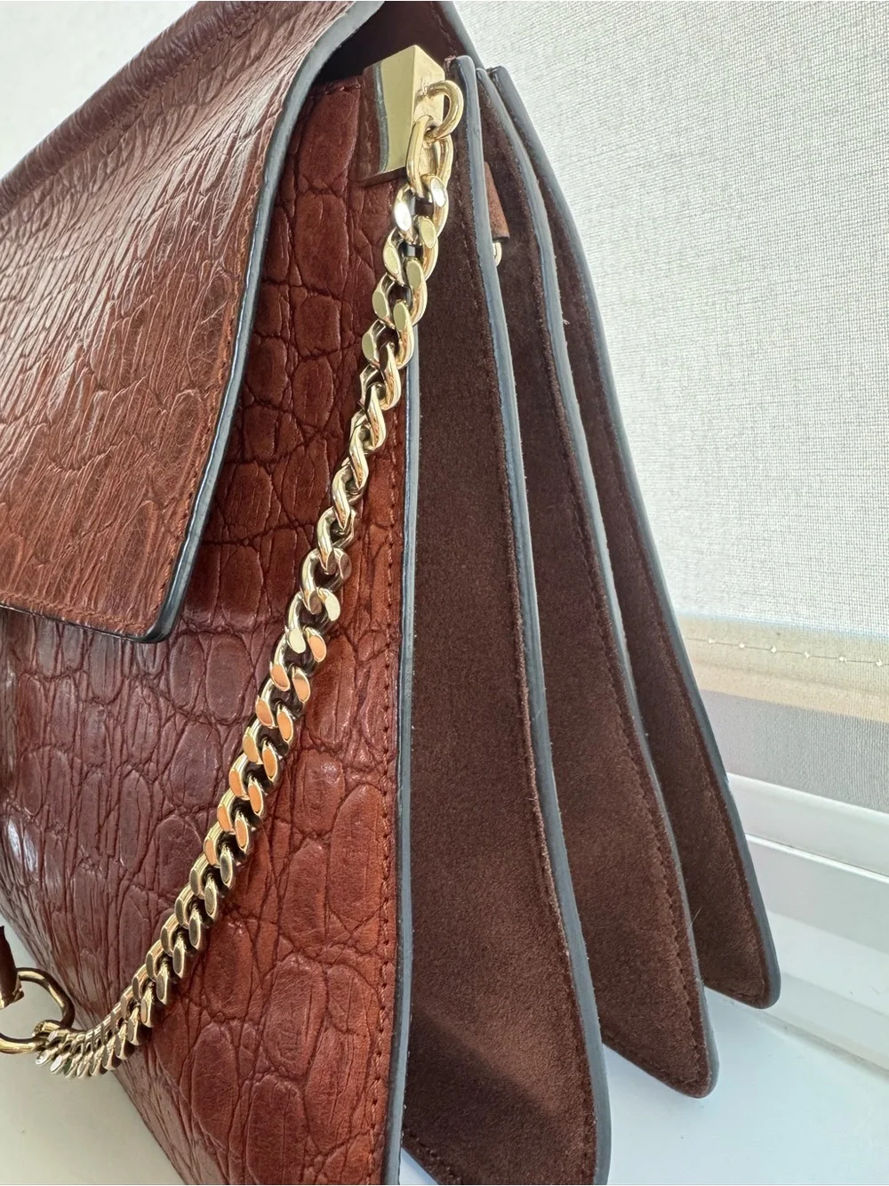 Authentic Chloé Large Faye Brown Croc Embossed Leather Shoulder Bag